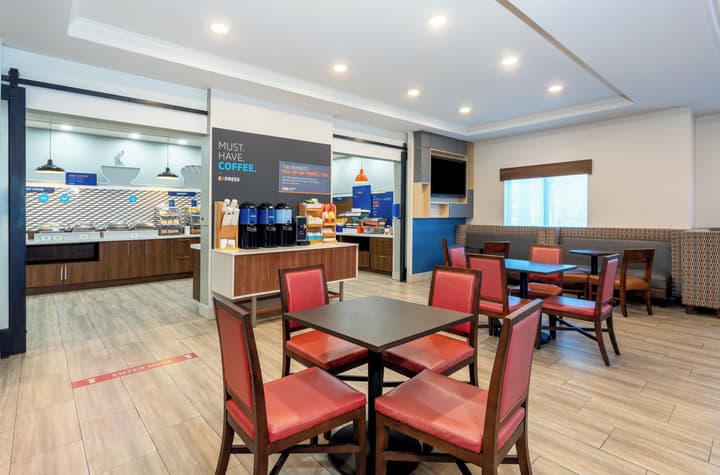 Holiday Inn Express & Suites, International Drive by IHG
