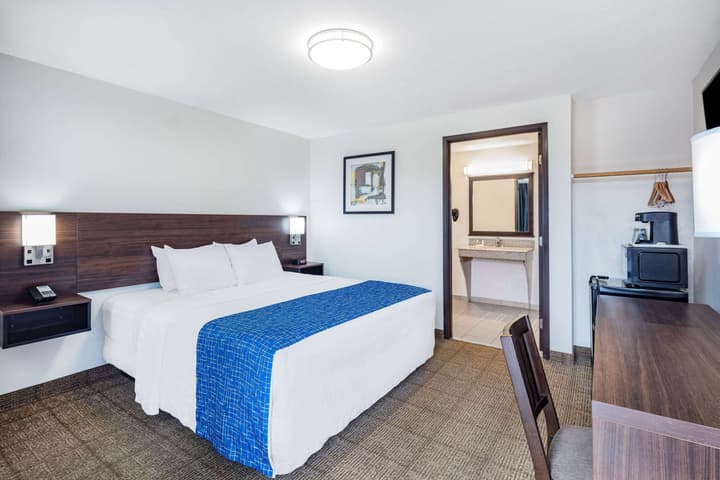 Travelodge by Wyndham Newport