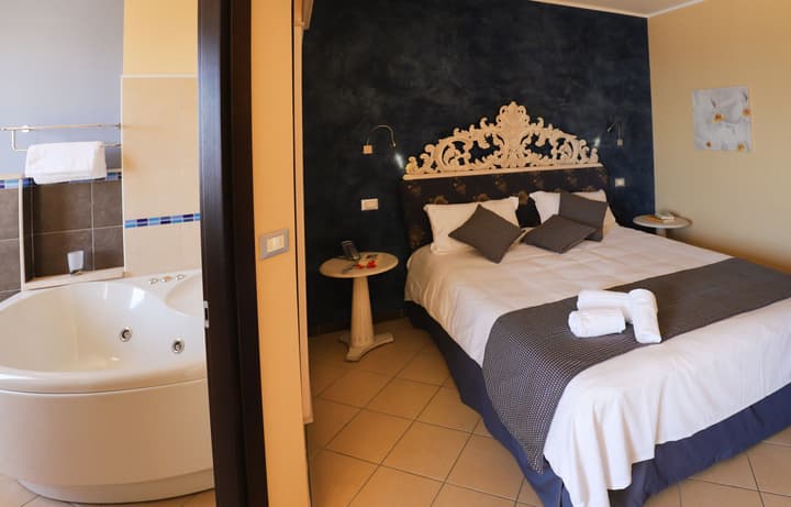 Janus Hotel