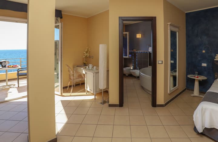 Janus Hotel