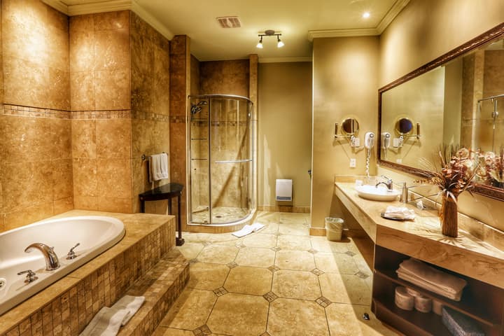Hotel Brossard, an Ascend Collection Hotel