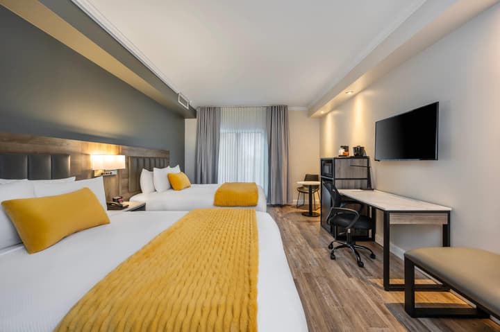 Hotel Brossard, an Ascend Collection Hotel