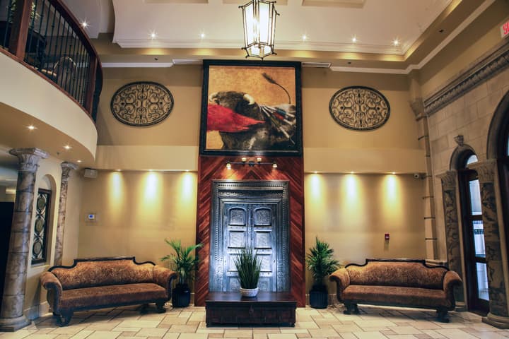 Hotel Brossard, an Ascend Collection Hotel