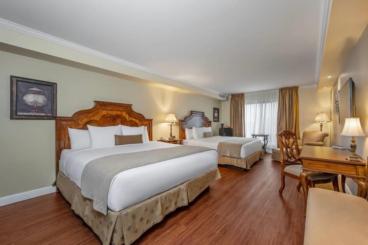 Hotel Brossard, an Ascend Collection Hotel