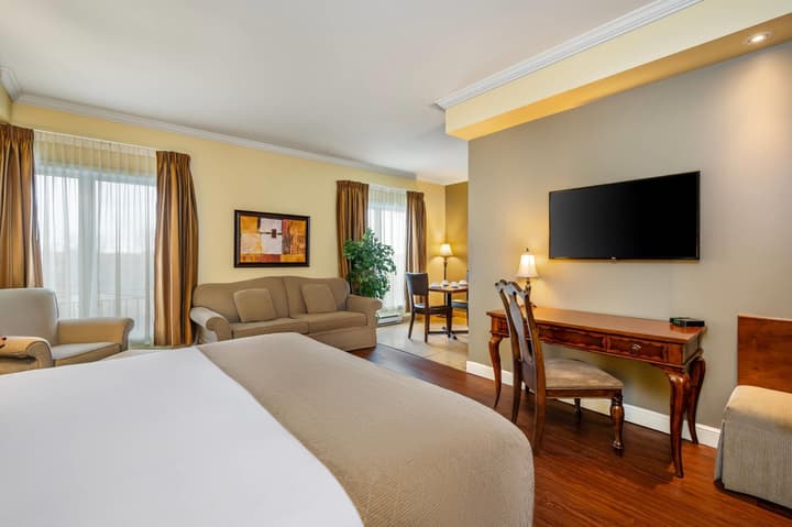 Hotel Brossard, an Ascend Collection Hotel