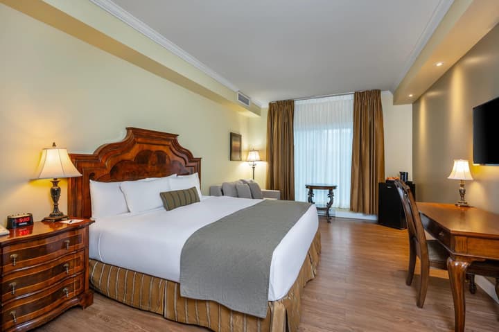 Hotel Brossard, an Ascend Collection Hotel