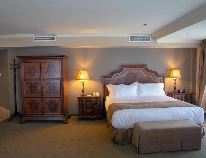 Hotel Brossard, an Ascend Collection Hotel