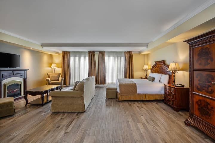 Hotel Brossard, an Ascend Collection Hotel