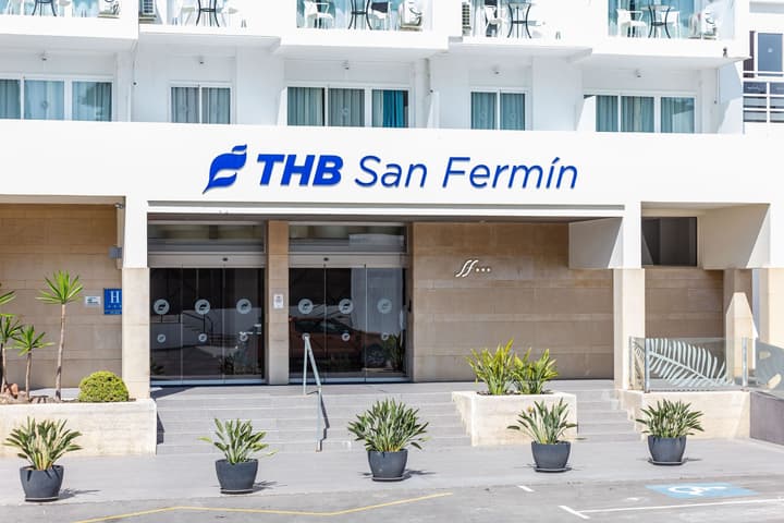 Hotel San Fermín by Dorobe