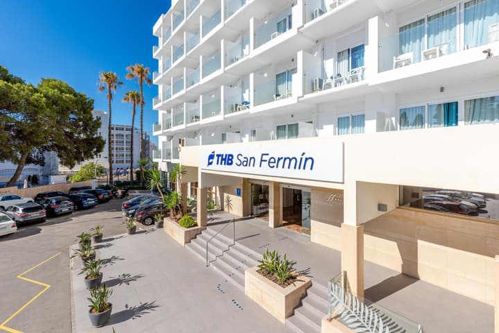 Hotel San Fermín by Dorobe