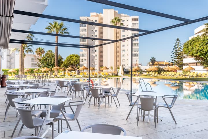 Hotel San Fermín by Dorobe