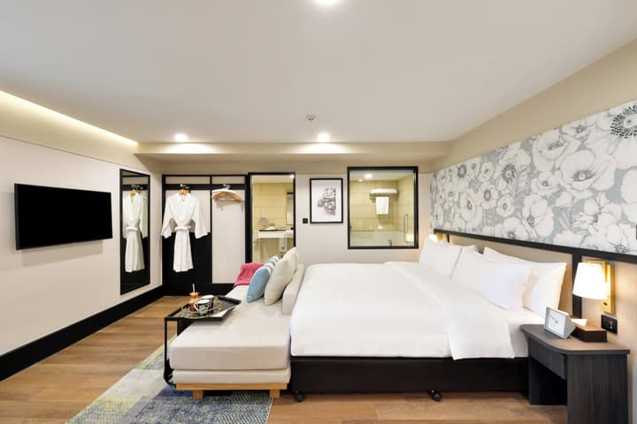 Oakwood Hotel & Residence Bangkok