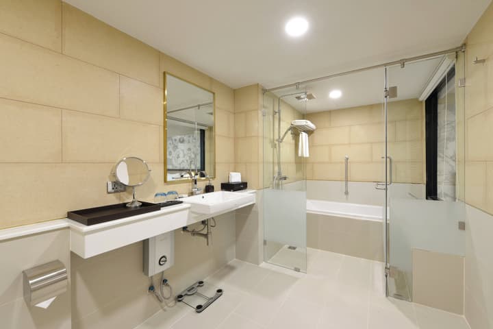 Oakwood Hotel & Residence Bangkok