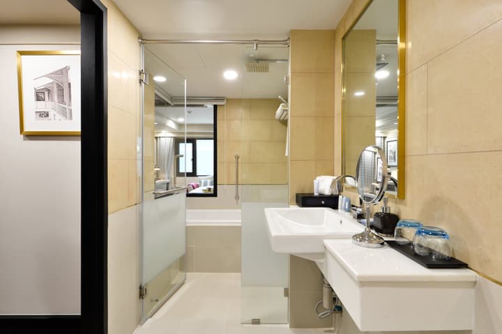 Oakwood Hotel & Residence Bangkok