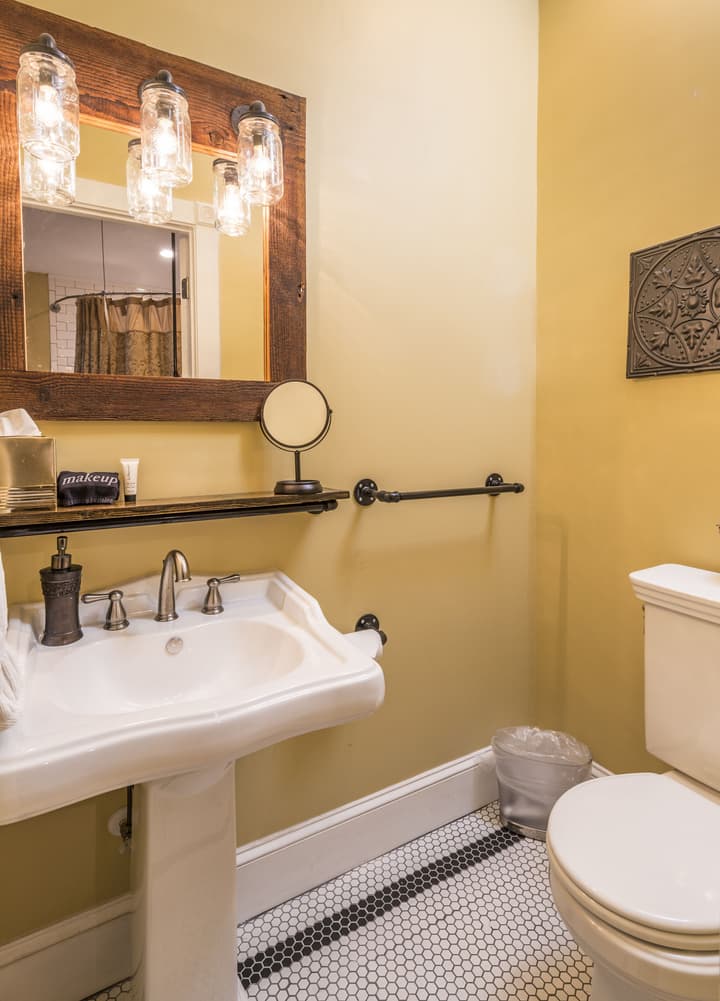 Carriage Way Inn