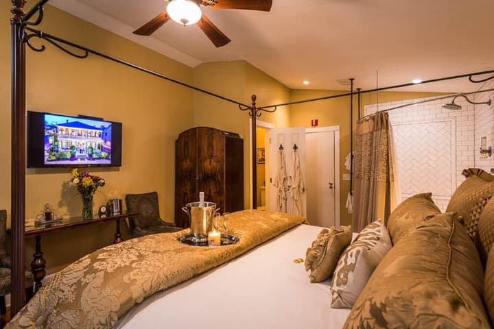 Carriage Way Inn