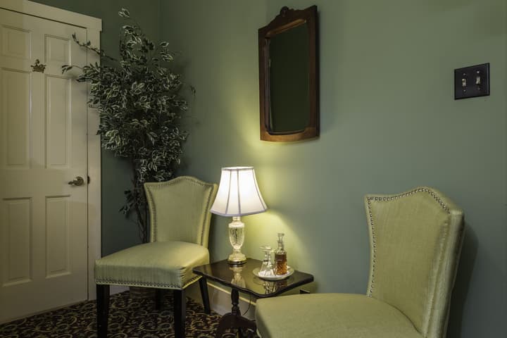 Carriage Way Inn