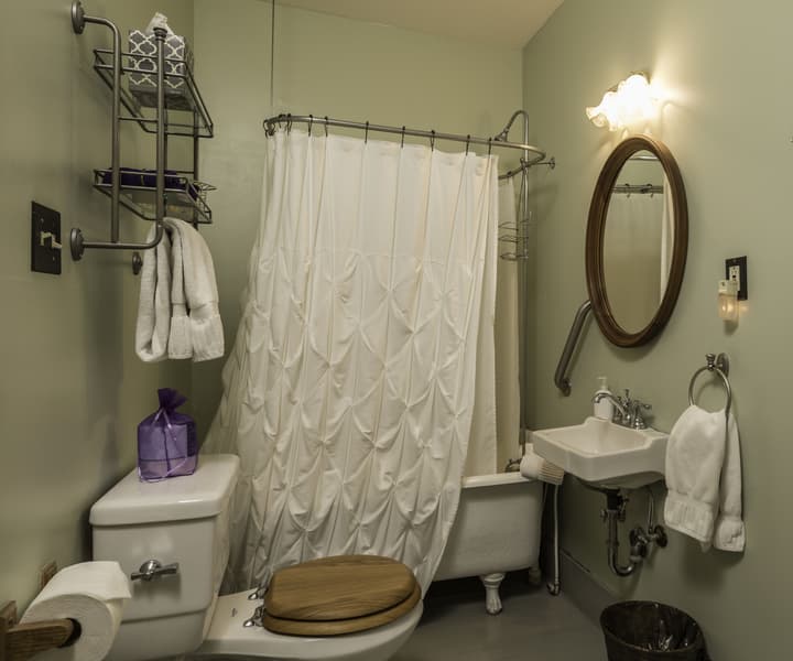 Carriage Way Inn