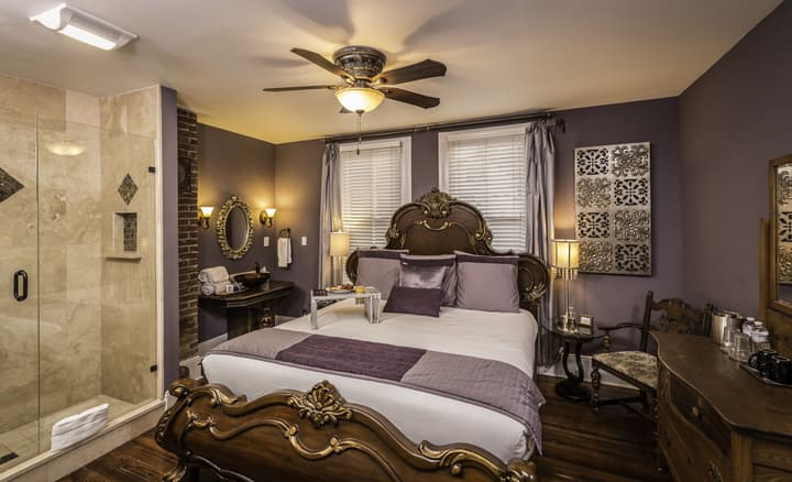Carriage Way Inn