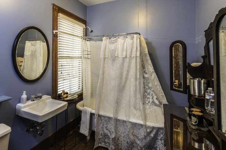 Carriage Way Inn