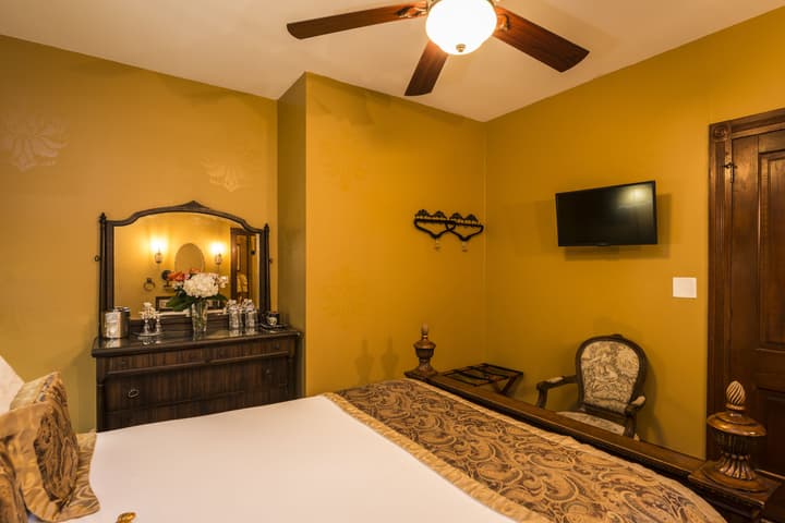 Carriage Way Inn