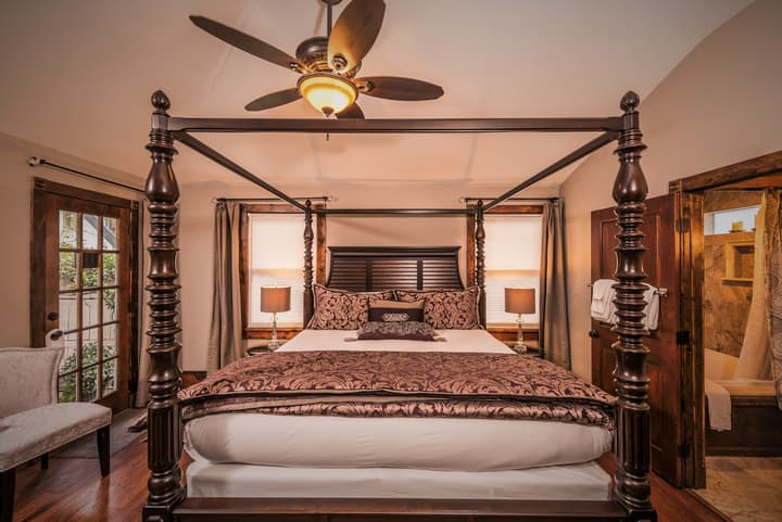 Carriage Way Inn