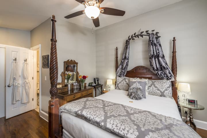 Carriage Way Inn