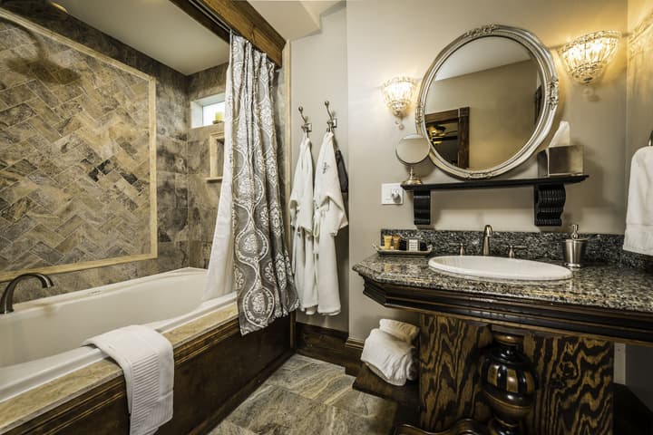Carriage Way Inn