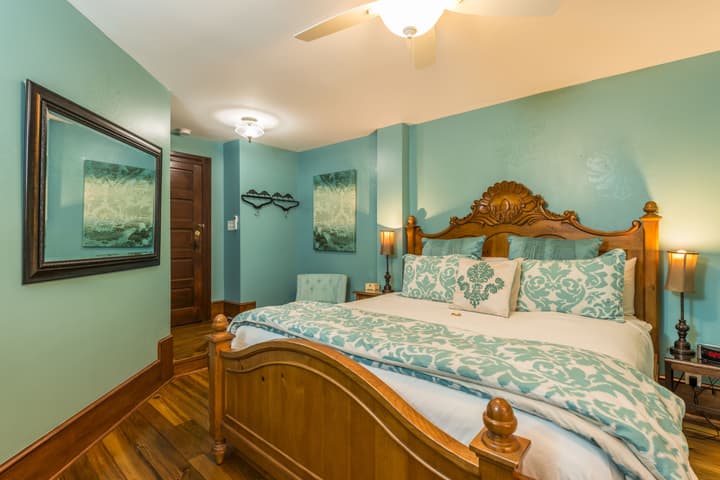 Carriage Way Inn