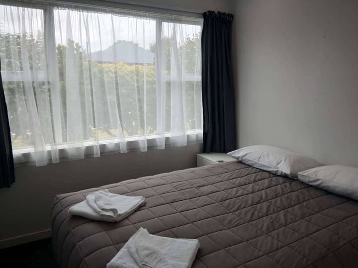 Queens Park Motels