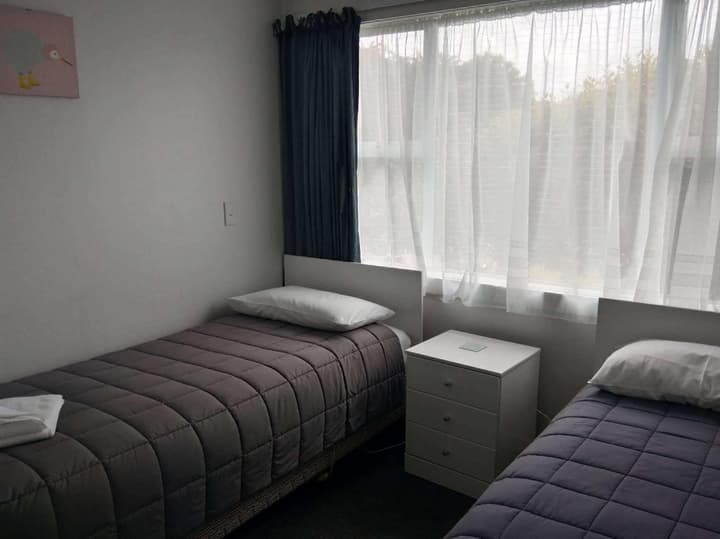 Queens Park Motels