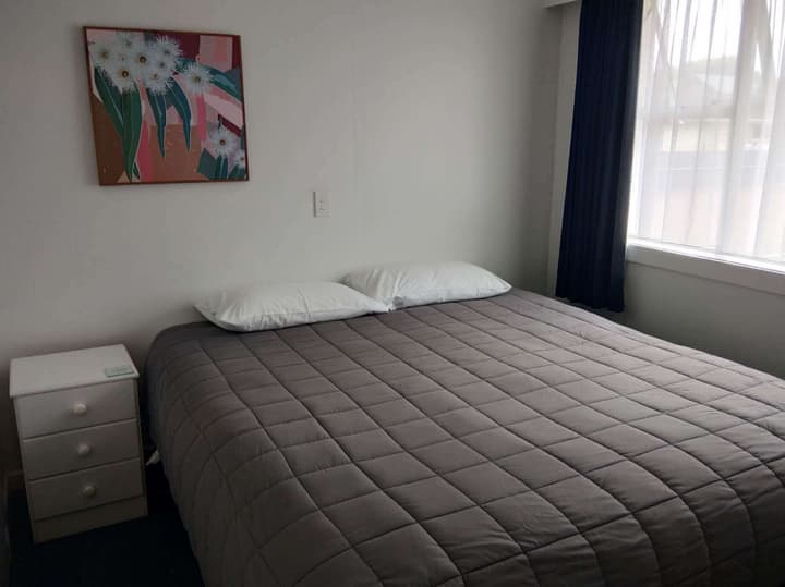 Queens Park Motels