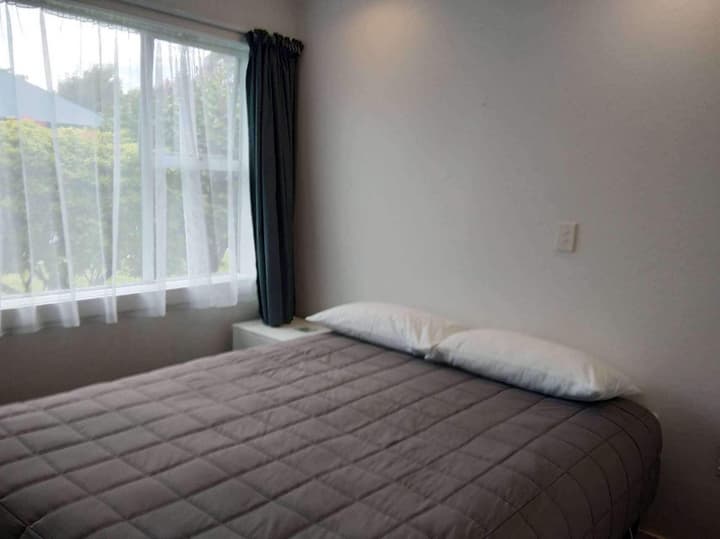 Queens Park Motels