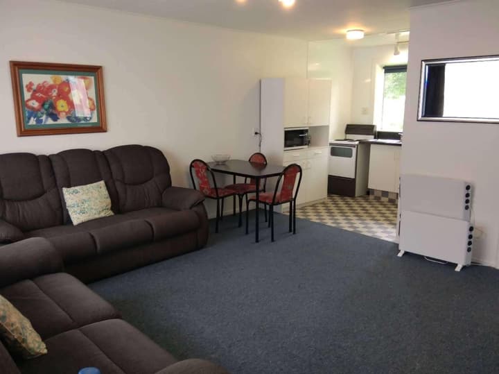 Queens Park Motels