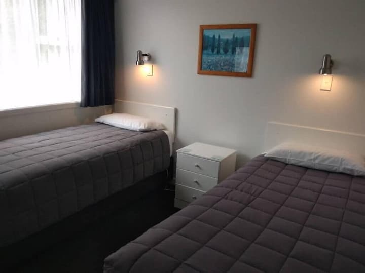 Queens Park Motels