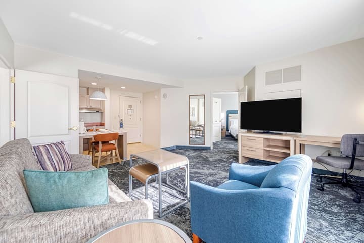 Homewood Suites by Hilton East Rutherford - Meadowlands