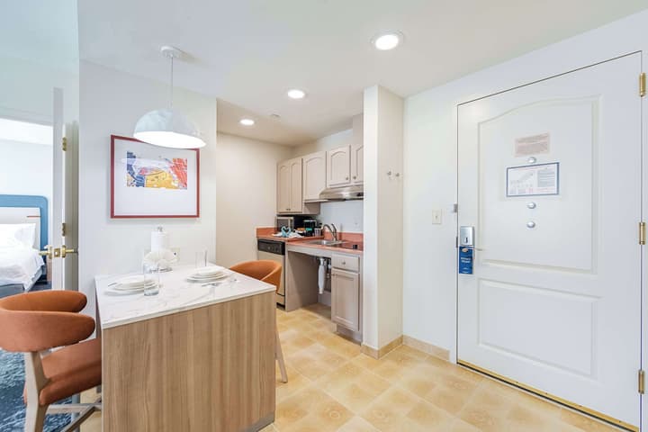 Homewood Suites by Hilton East Rutherford - Meadowlands