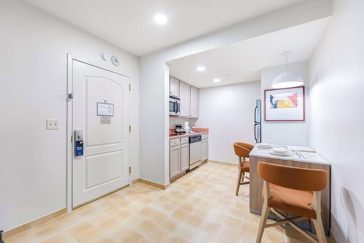 Homewood Suites by Hilton East Rutherford - Meadowlands