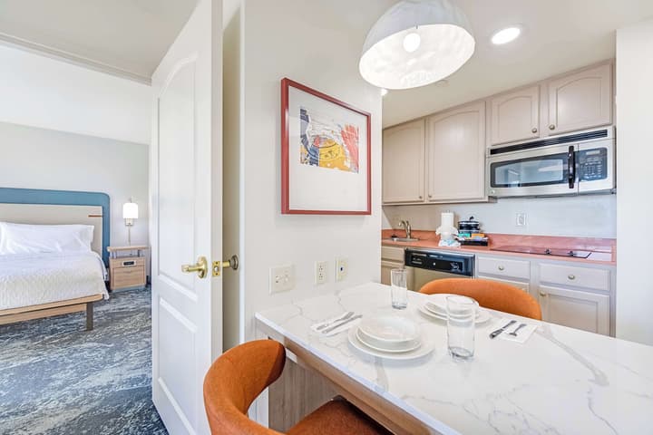 Homewood Suites by Hilton East Rutherford - Meadowlands