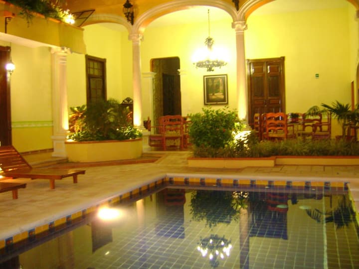 Casa De Las Columnas