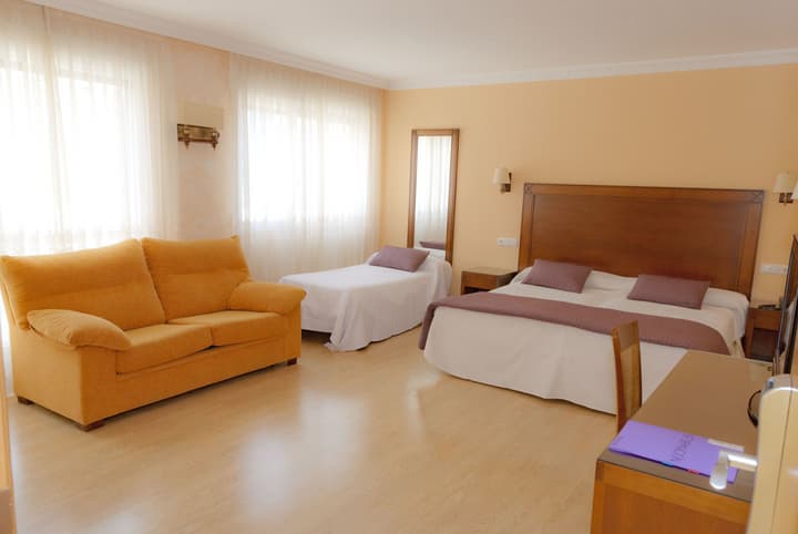Hotel Abadía Camino Santiago