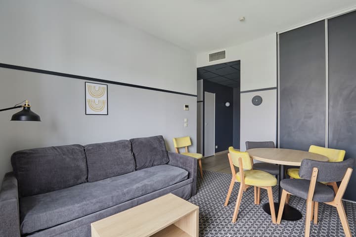 Appart'hôtel Odalys City - Bioparc Lyon Est