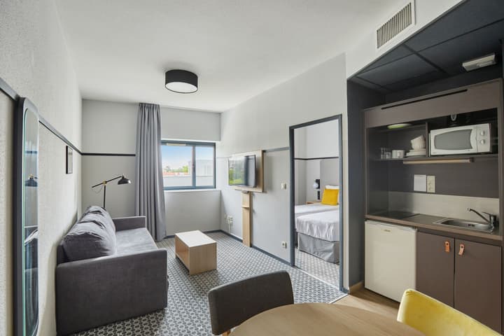 Appart'hôtel Odalys City - Bioparc Lyon Est
