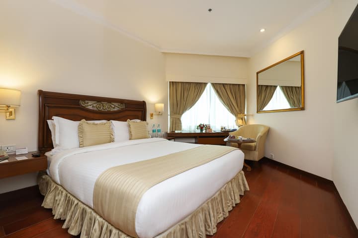 Hotel The Royal Plaza