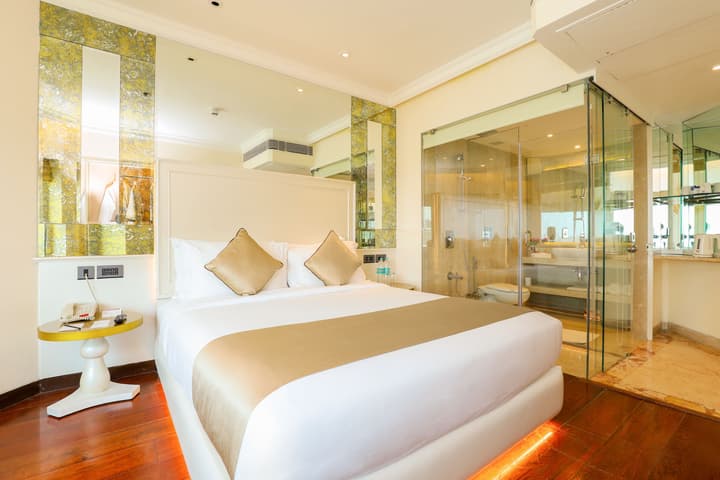 Hotel The Royal Plaza