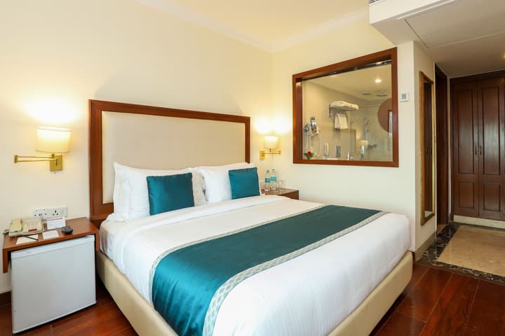 Hotel The Royal Plaza