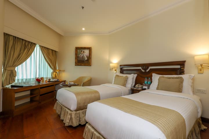 Hotel The Royal Plaza