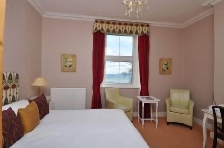 Kingswood Hotel