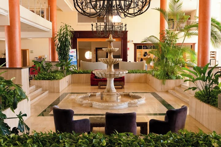 Grand Muthu Golf Plaza Hotel