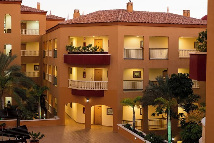 Grand Muthu Golf Plaza Hotel